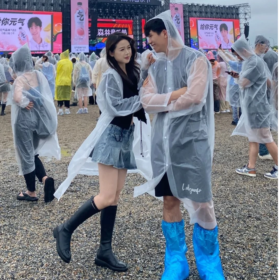 成人雨衣防水纯色长款加厚便携雨披上学户外登山徒步旅行拍照出片