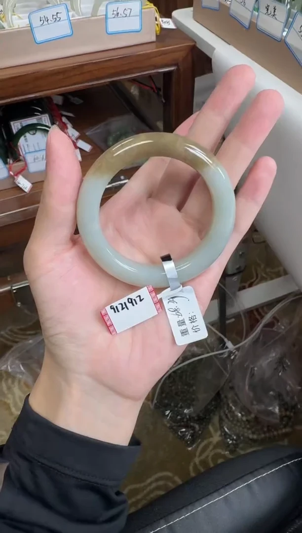未镶嵌手镯和田玉54