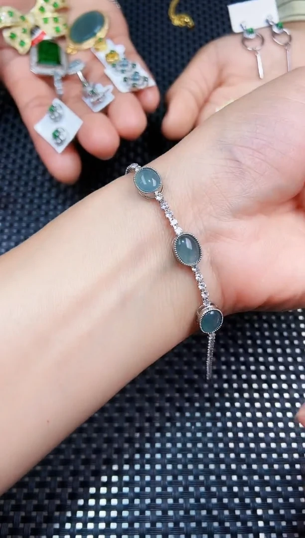 【闪购商品】翡翠手链未镶嵌111111111