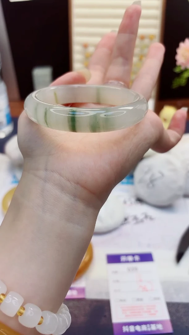 未镶嵌手镯石英质玉39-天山翠-圈口58