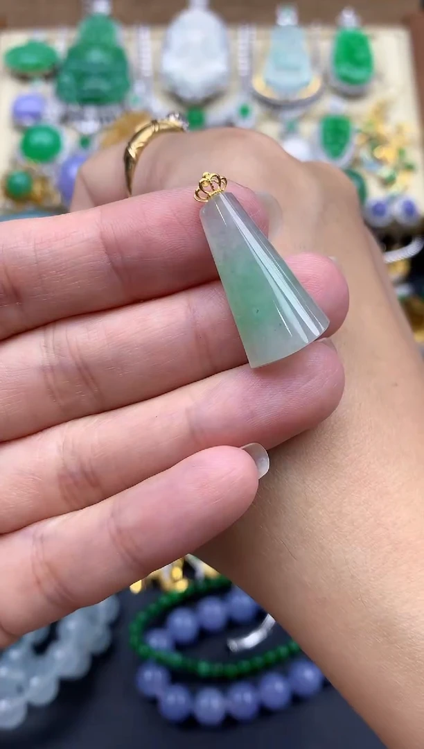 翡翠18K金镶嵌颈饰15-春日珠宝