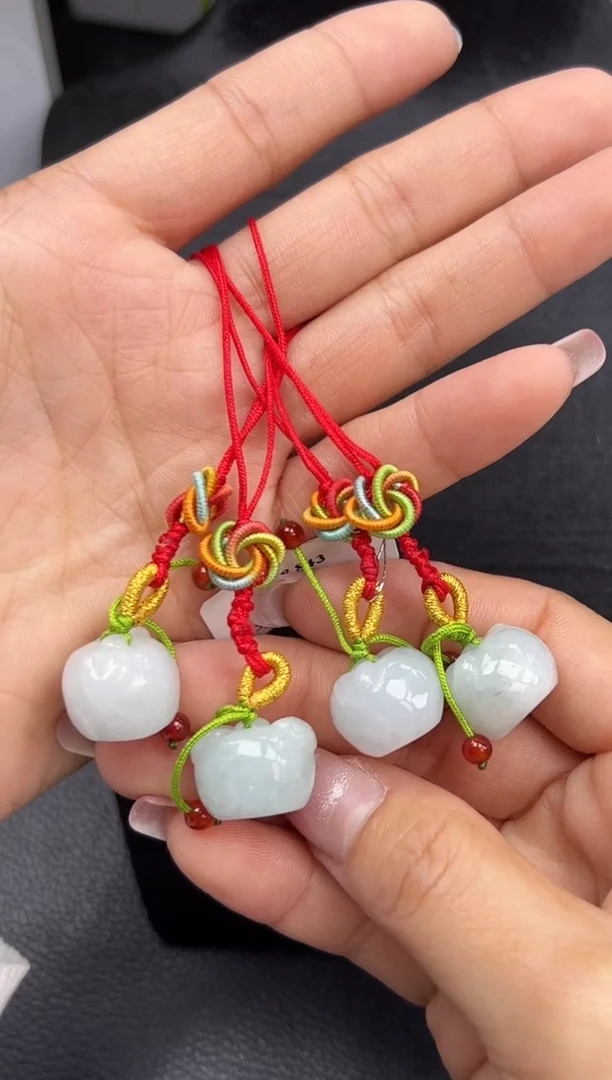 【闪购商品】翡翠颈饰未镶嵌YM879 苹果挂件多样性发一