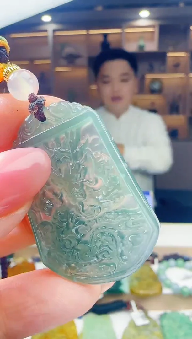 颈饰未镶嵌翡翠多样性发其一  龙牌