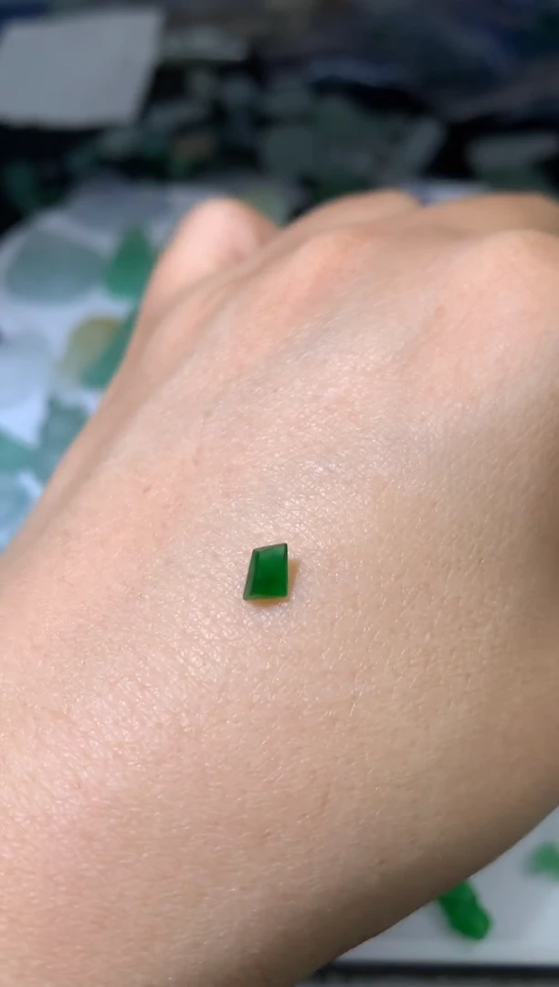 未镶嵌定制翡翠毛货