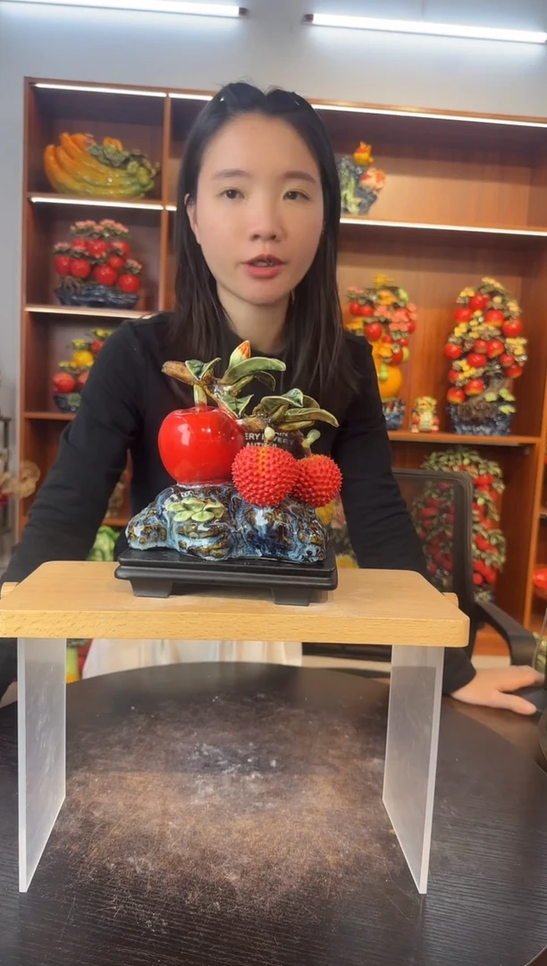 陶瓷有底座苹果荔枝摆件