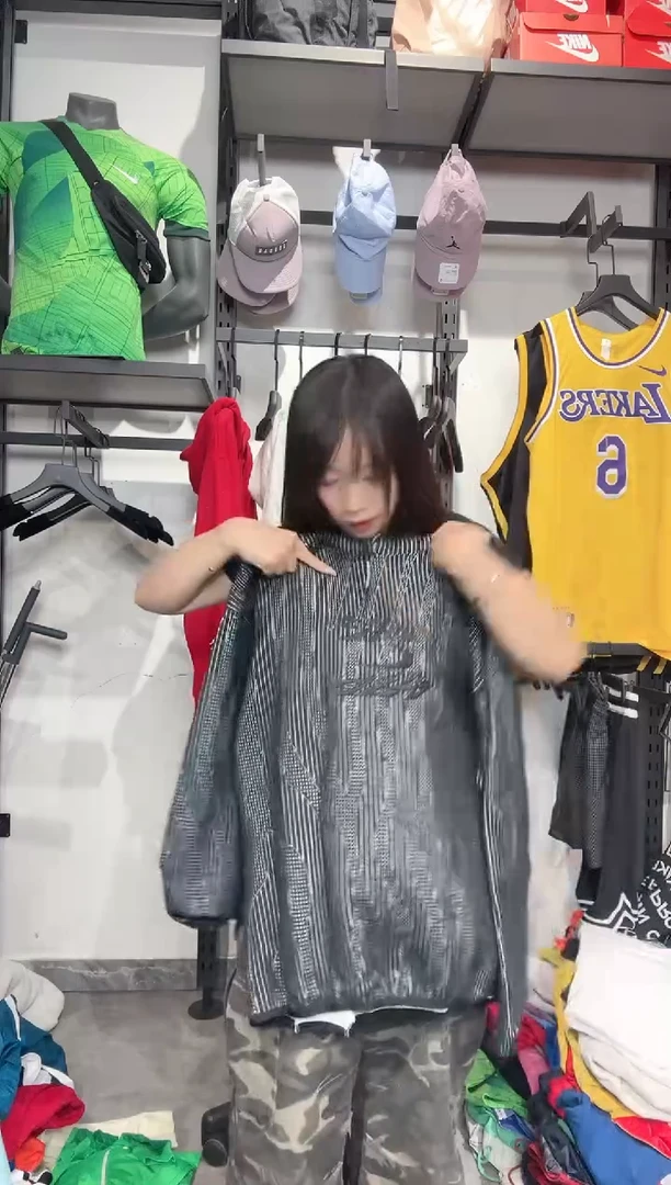 1633  编码 瑕疵款直播间过款为准 尺码170 M