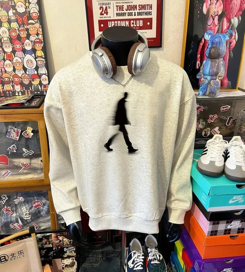 秋冬新款男生卫衣美式潮流人影印花宽松百搭时尚加绒圆领套头上衣