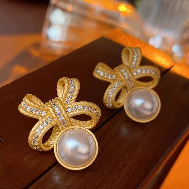 合金珐琅耳饰 2040 轻奢气质时尚复古简约精致彩宫廷风蝴蝶耳饰