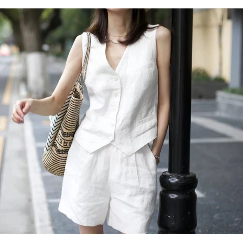 老钱风亚麻套装女夏季时尚简约高级感干练气质白色马甲短裤两件套