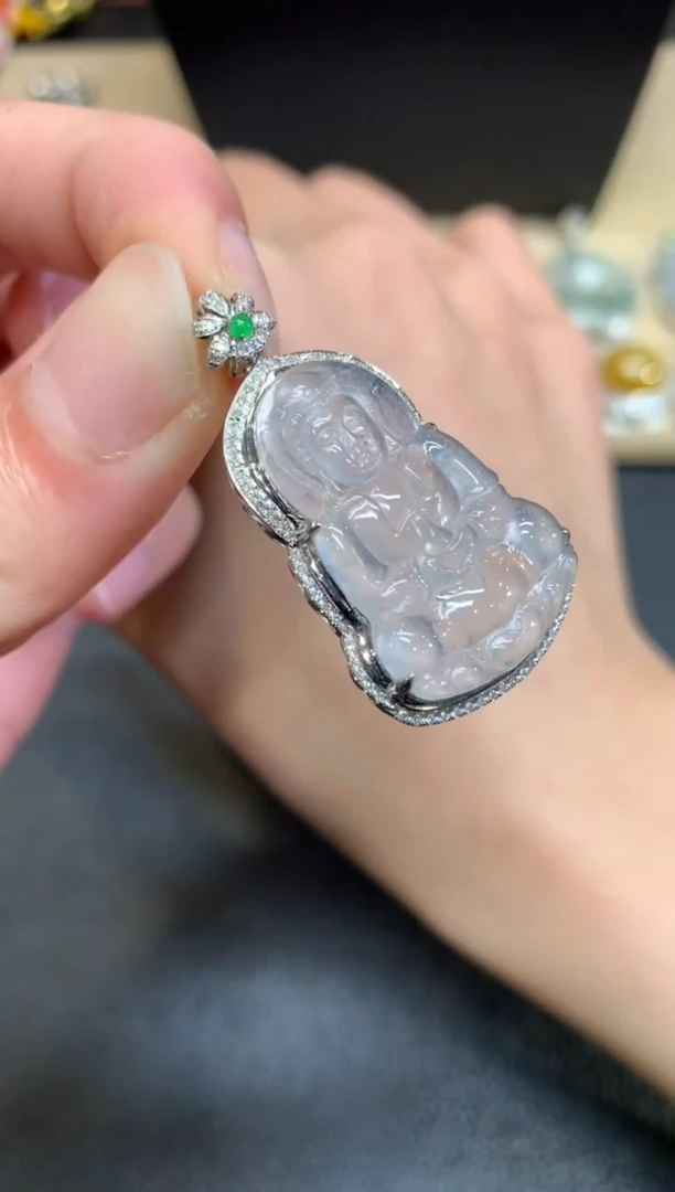 【闪购商品】翡翠颈饰18K金镶嵌观音【无服务费】