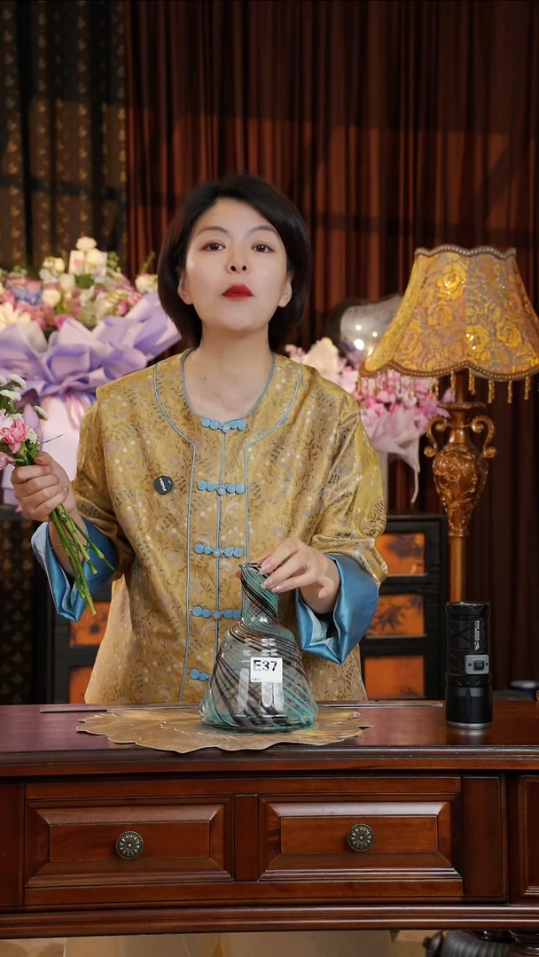 琉璃琉璃E37.。。。。。。