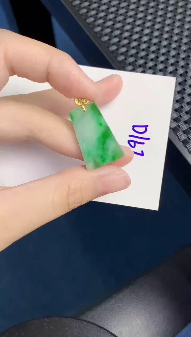 翡翠未镶嵌颈饰天然翡翠緬甸A貨