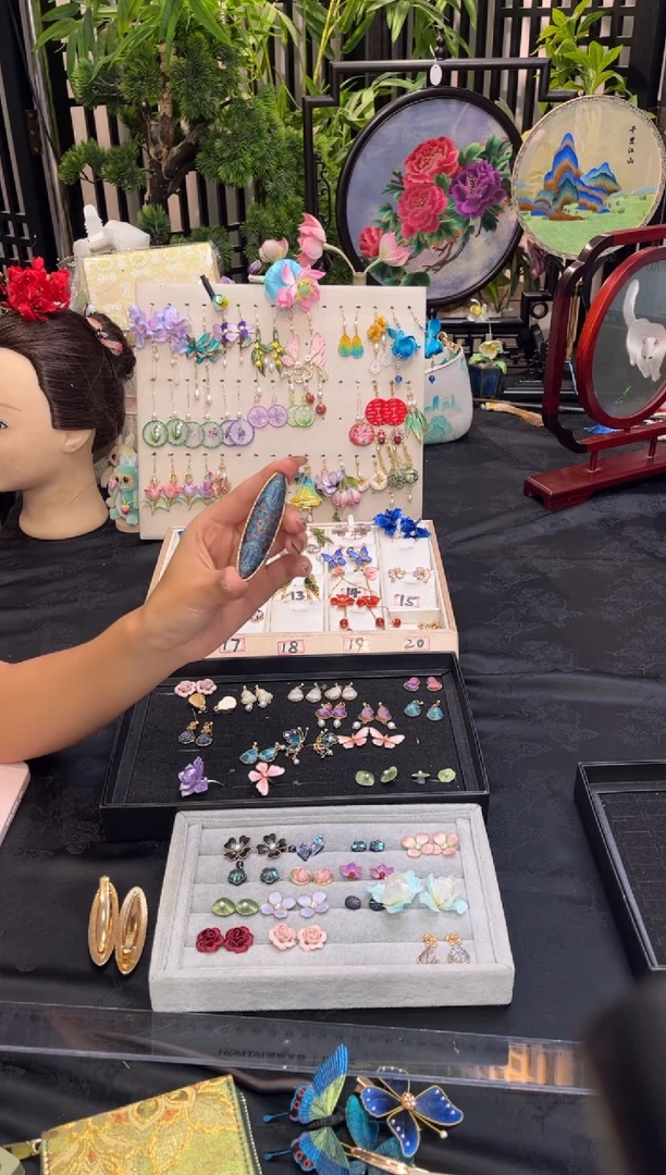 织绣姜 非遗苏绣手工饰品