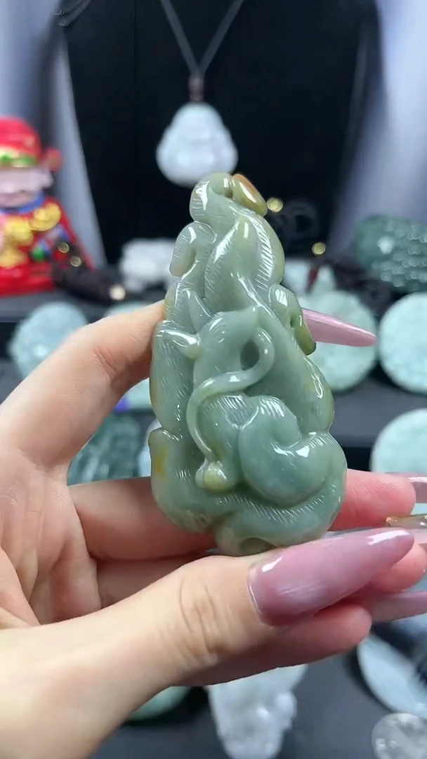 【闪购商品】翡翠颈饰未镶嵌九尾狐