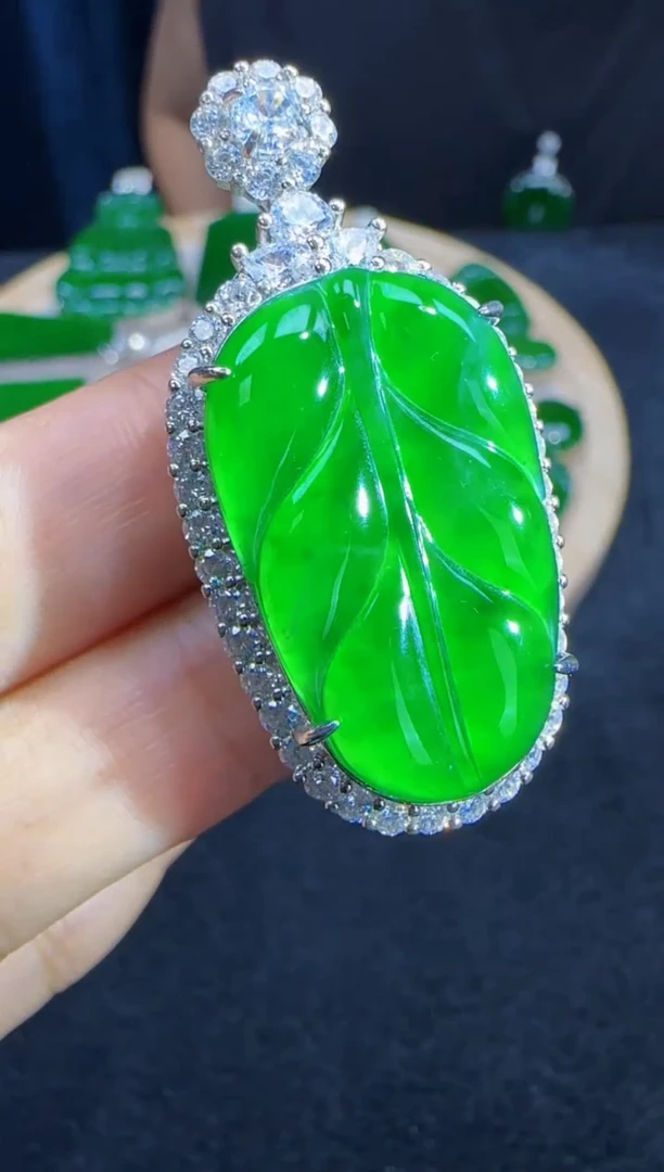 未镶嵌定制翡翠翡翠吊坠58