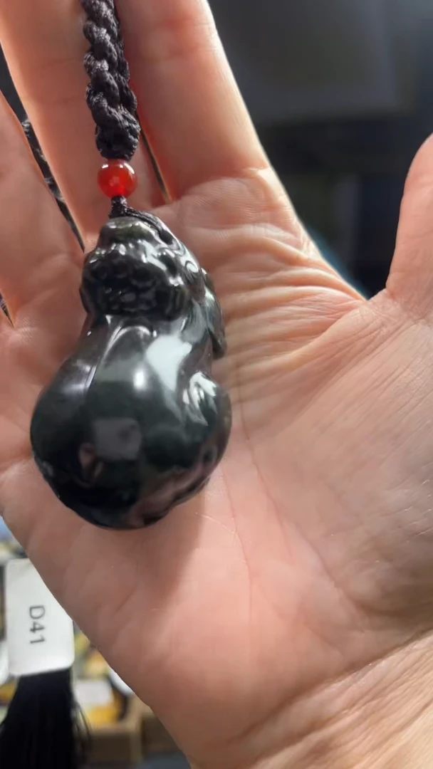 和田玉未镶嵌颈饰`