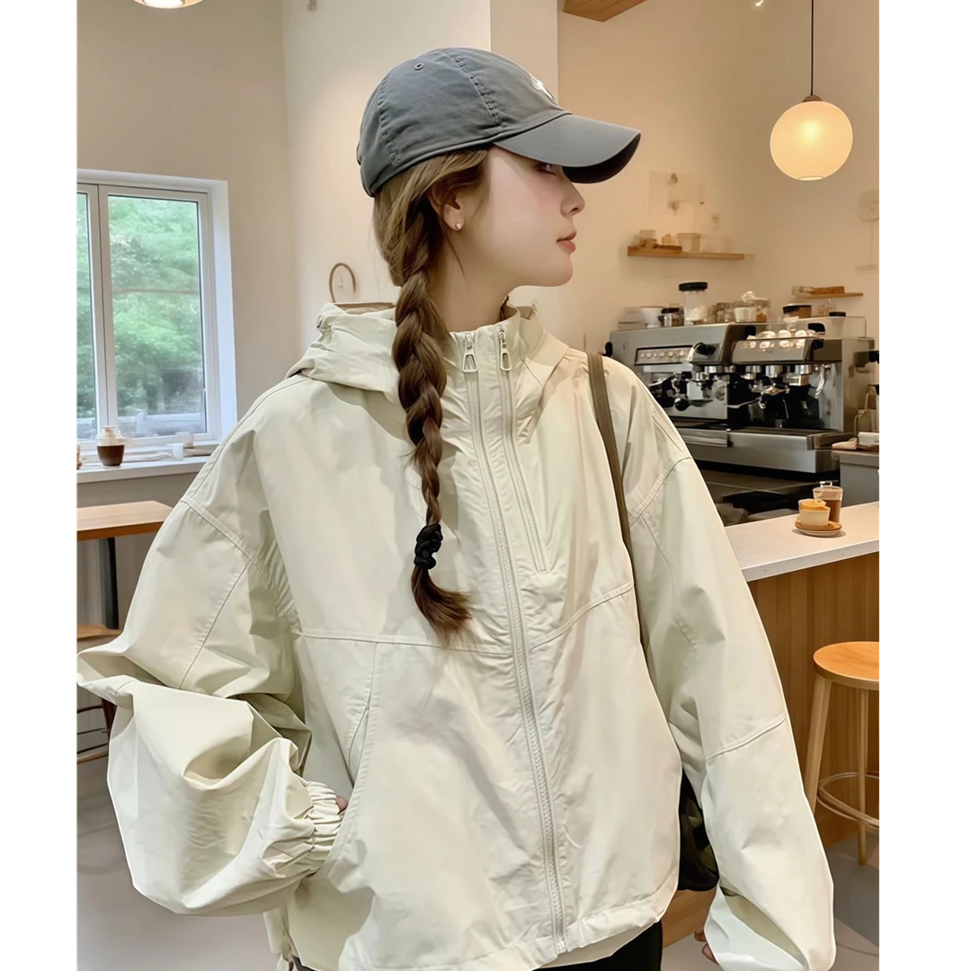 超好看米色短外套女小个子2025秋季新款时尚洋气冲锋衣韩系上衣潮