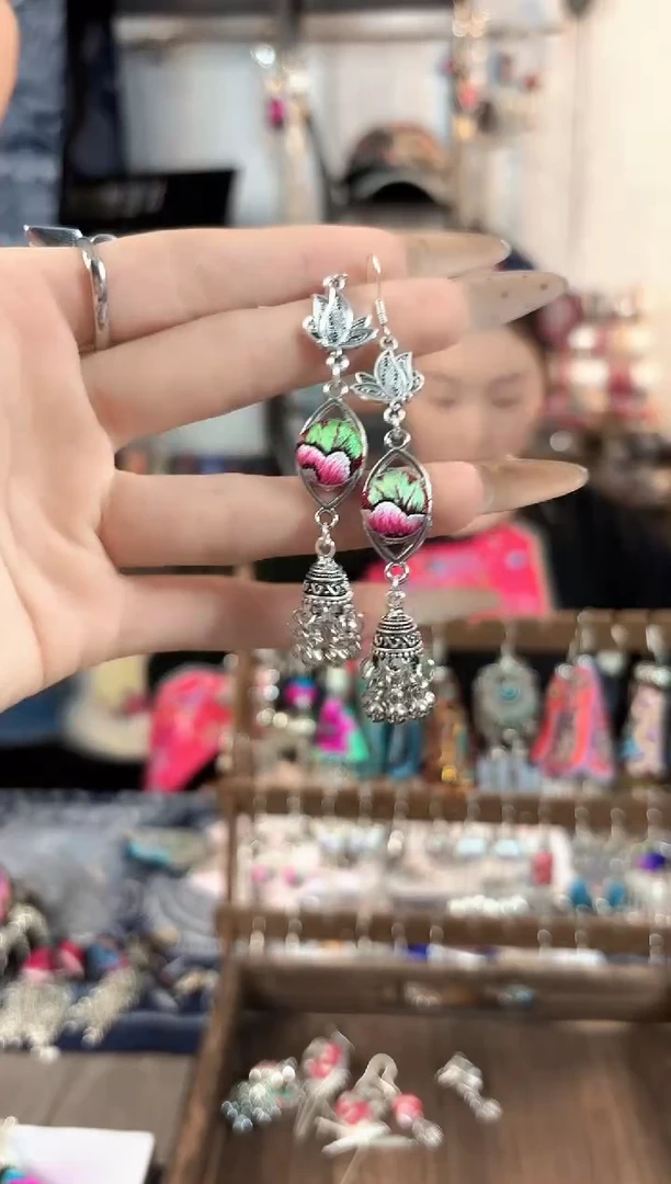 织绣彩云南阁非遗老绣饰品004