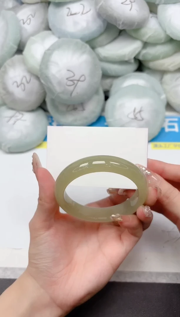 未镶嵌手镯石英质玉60-56.3