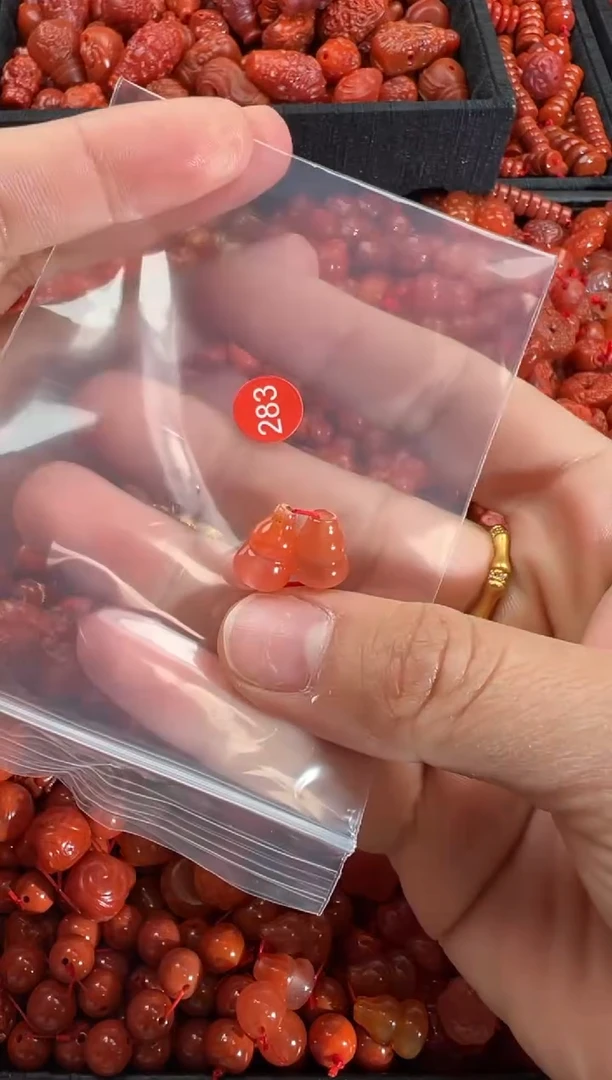 【闪购商品】南红玛瑙颈饰未镶嵌1