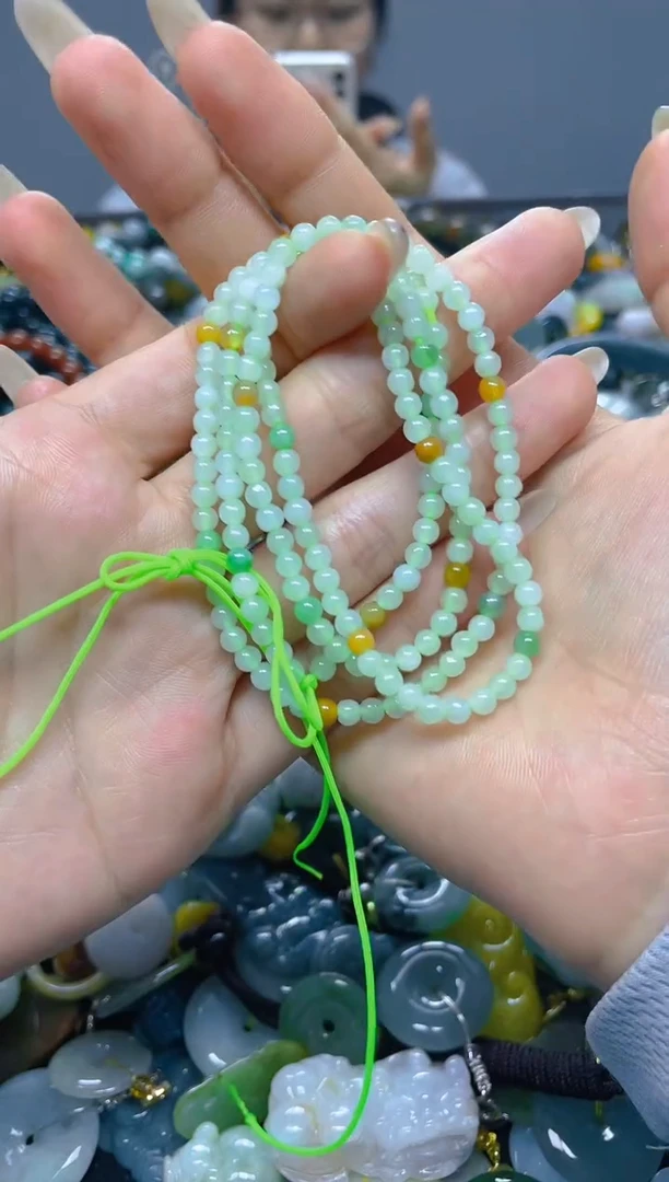 颈饰未镶嵌翡翠4MM/ S /翡翠A货，一件也是批发价