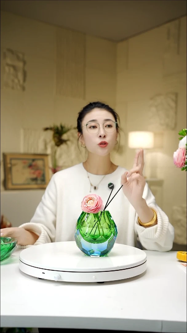 手工艺品琉璃蓝绿色切面香薰瓶