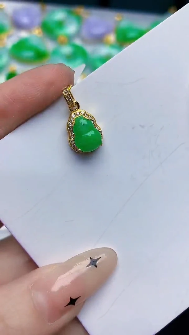颈饰未镶嵌翡翠缅甸天然翡翠A货