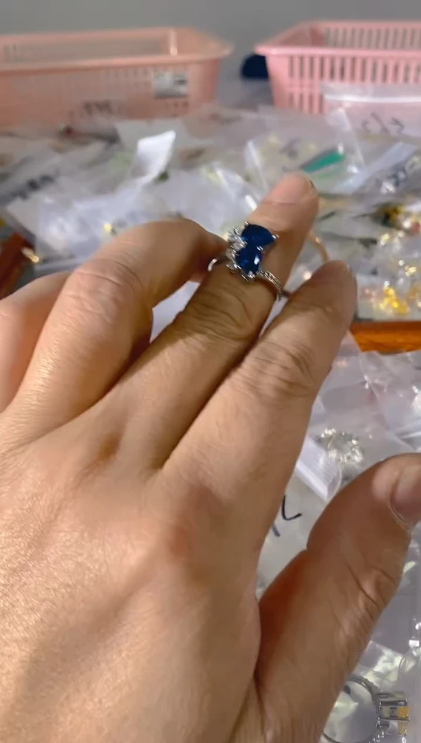 【闪购商品】水晶颈饰银S925镶嵌252红宝，蓝宝，多样性发一件赠链