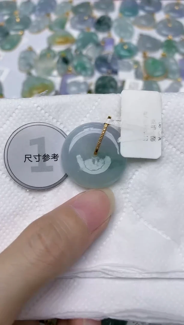 翡翠18K金镶嵌颈饰天然A货翡翠