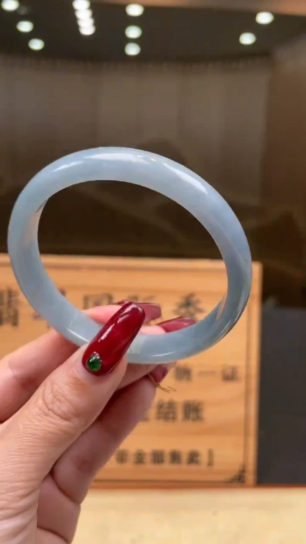 【闪购商品】翡翠手镯未镶嵌      *30