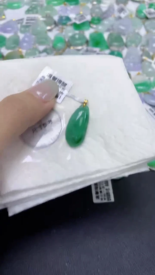 颈饰18K金镶嵌翡翠天然缅甸翡翠A货百元以上9元证书费自理