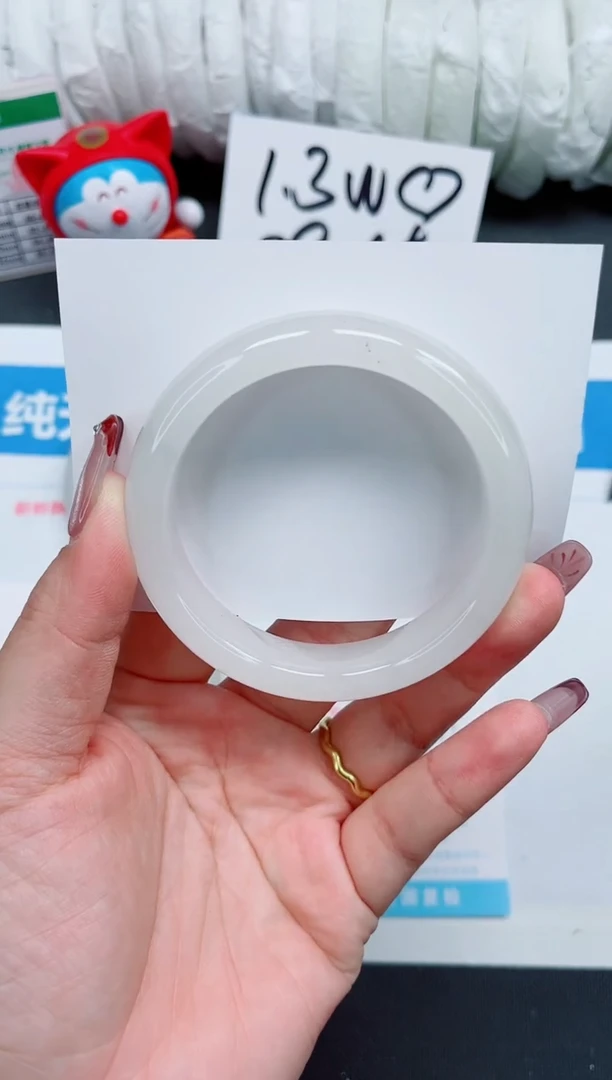 【闪购商品】石英质玉手镯未镶嵌220