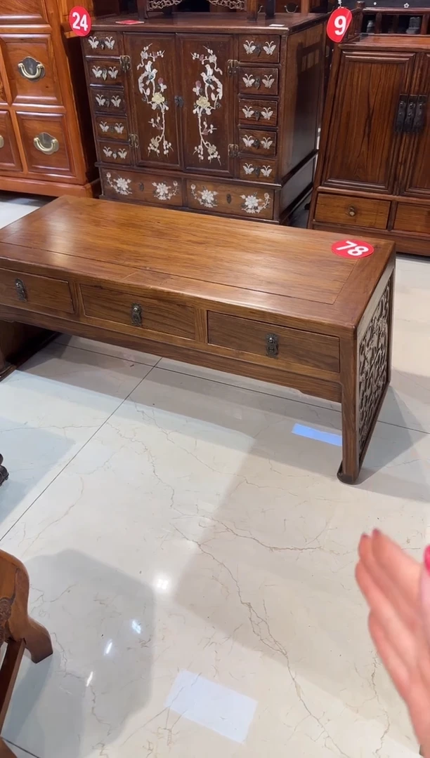 【闪购商品】木木艺黄花梨花纹三抽屉案桌1880.88