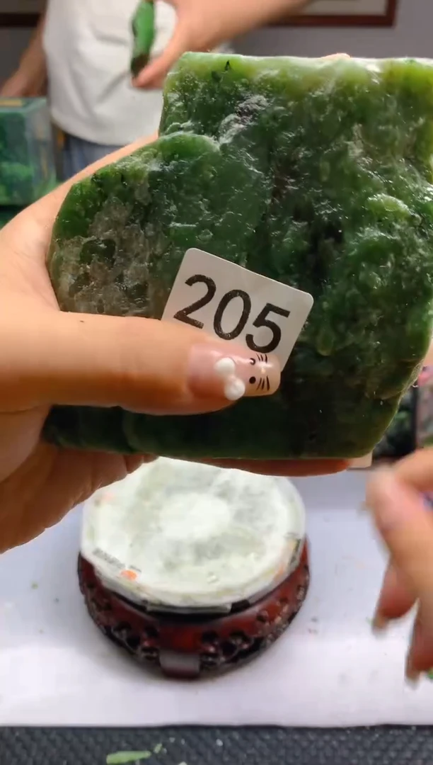 和田玉（碧玉）未镶嵌珠宝半成品1