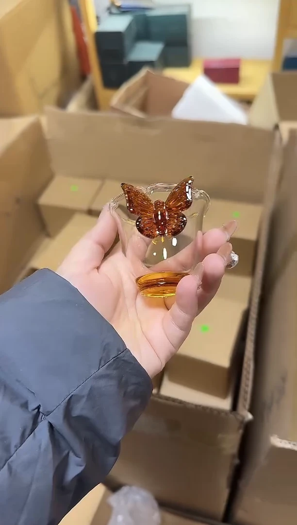 琥珀蝴蝶杯