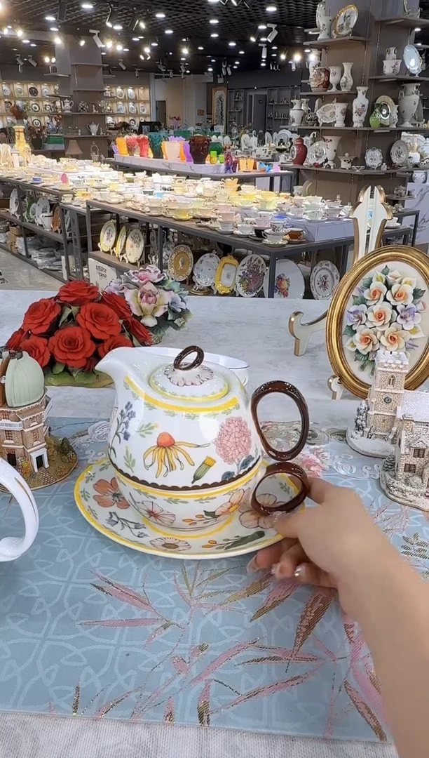 骨瓷娜娜中古器物如图所示152