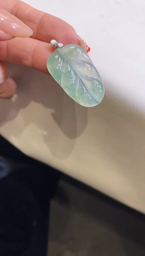 吊坠(不含链)18K金镶嵌翡翠叶子