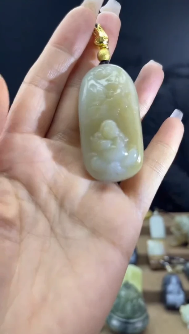 颈饰未镶嵌和田玉1
