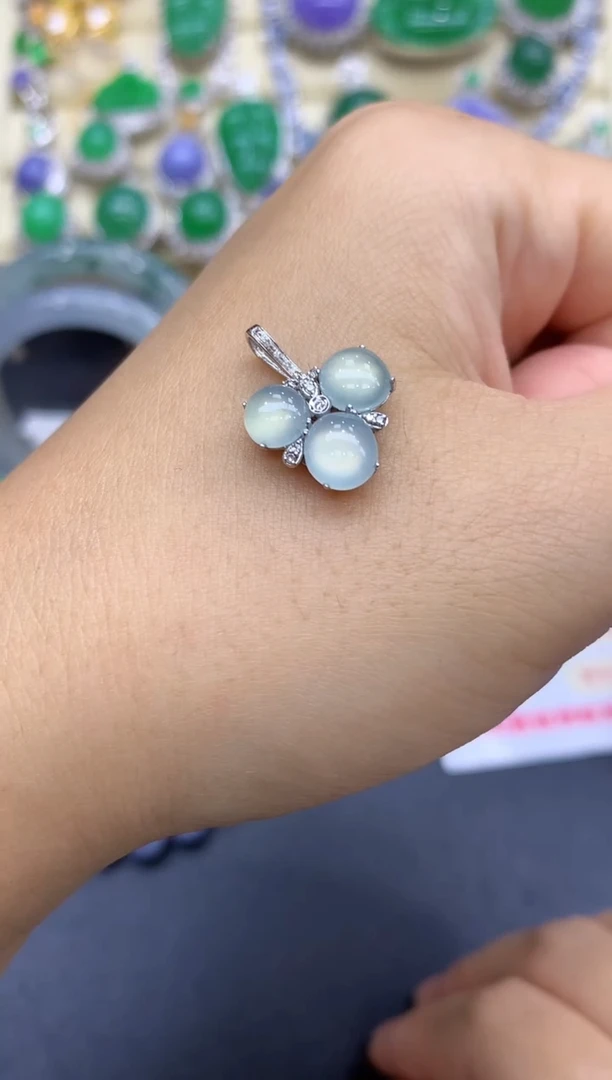 颈饰18K金镶嵌翡翠100-中国好珍宝