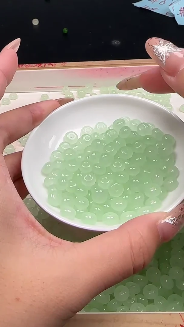 未镶嵌和田玉珠宝半成品甜果绿N453卡5*8MM20颗