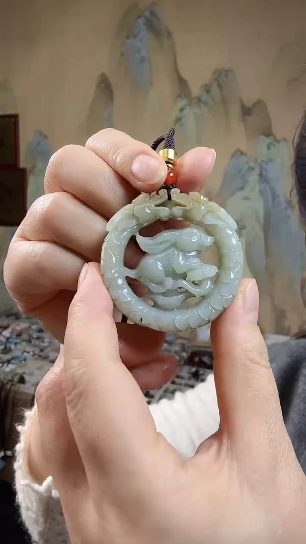 颈饰未镶嵌和田玉.