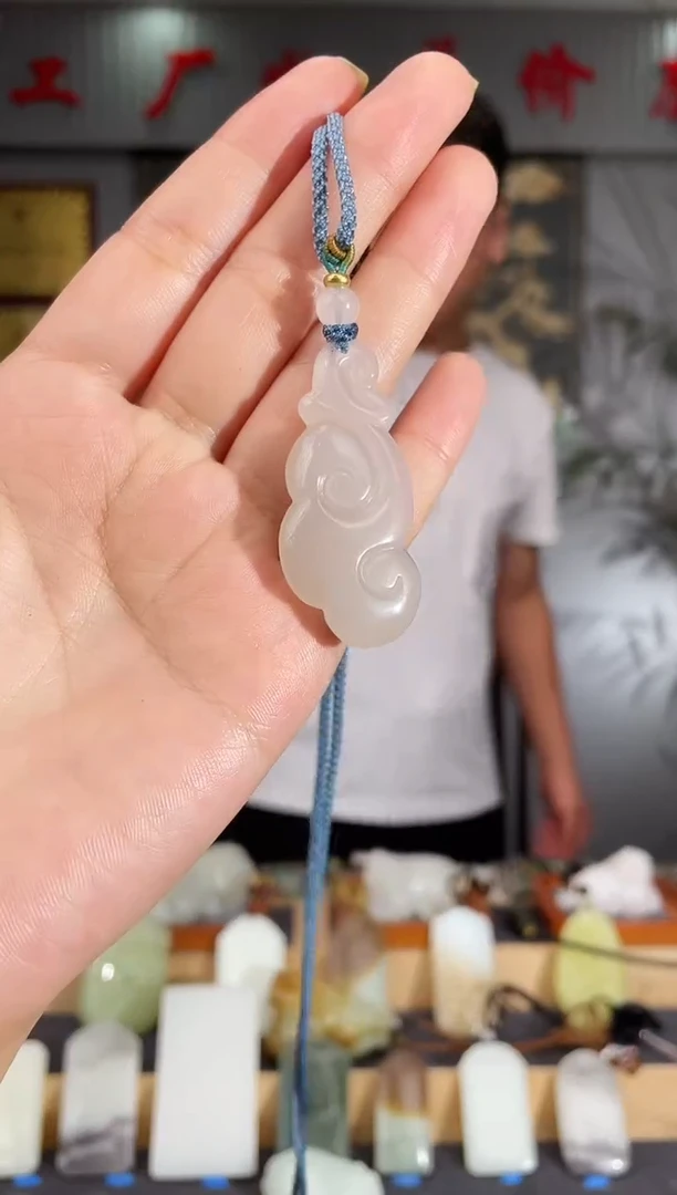 和田玉未镶嵌颈饰1