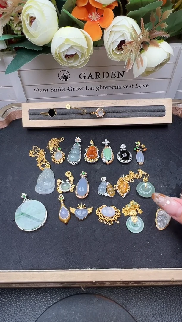 吊坠(不含链)18K金镶嵌翡翠勿拍