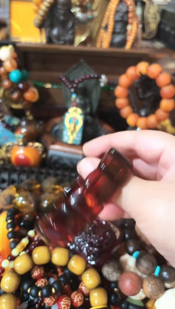 未镶嵌血珀耳饰------------------