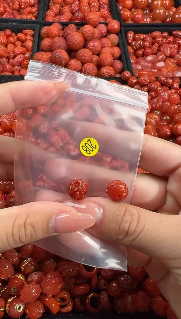 南红玛瑙未镶嵌颈饰1