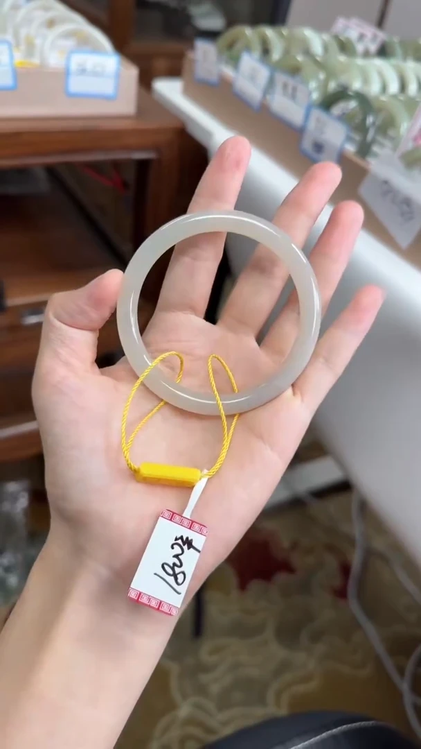 未镶嵌手镯和田玉56