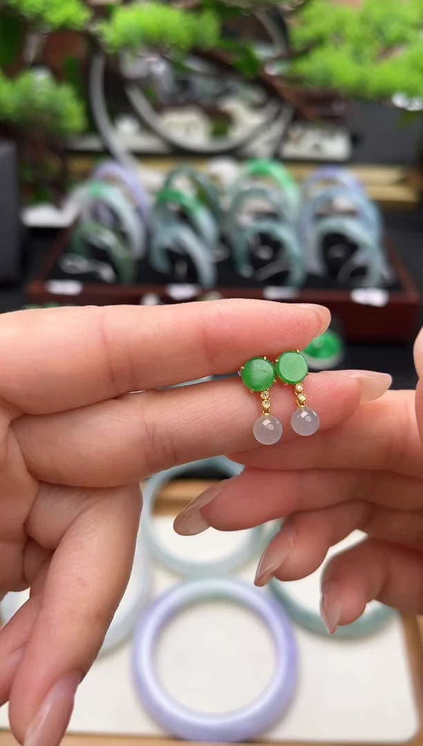 18K金镶嵌翡翠耳饰耳饰