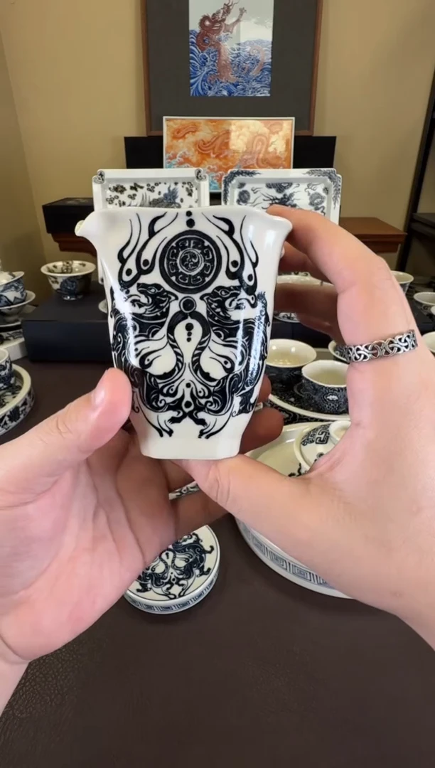 二号釉虎符纹公道杯