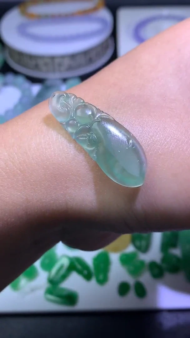 未镶嵌定制翡翠毛货
