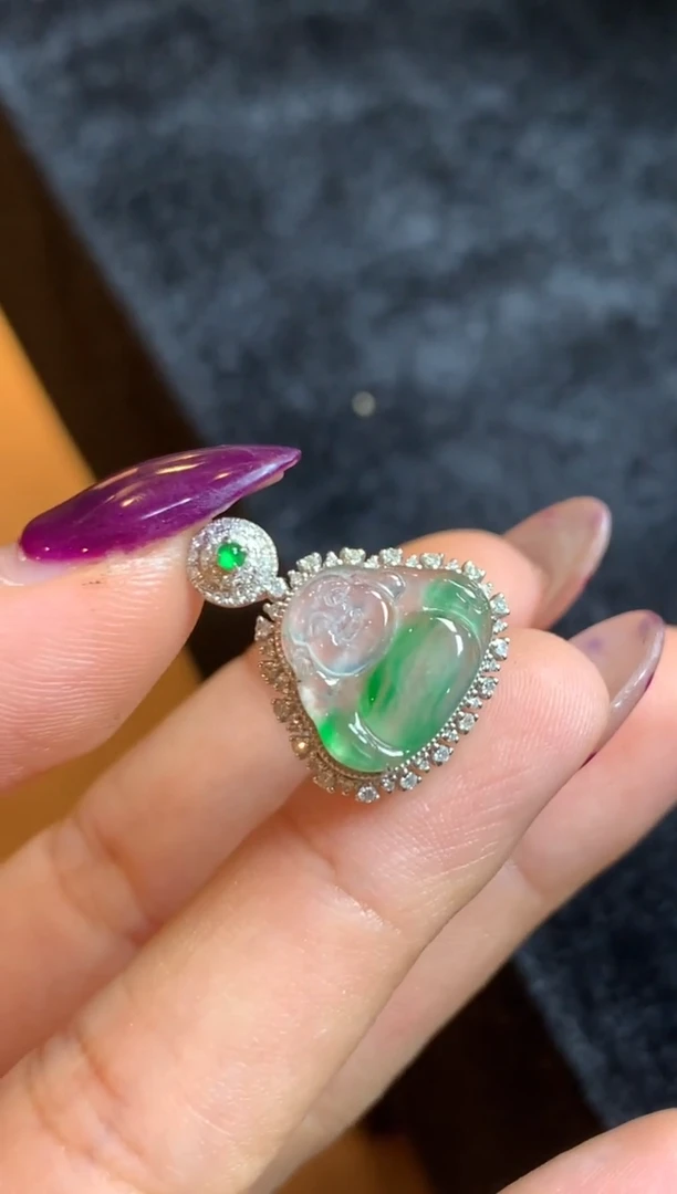 颈饰18K金镶嵌翡翠翡翠佛公（福利好价）